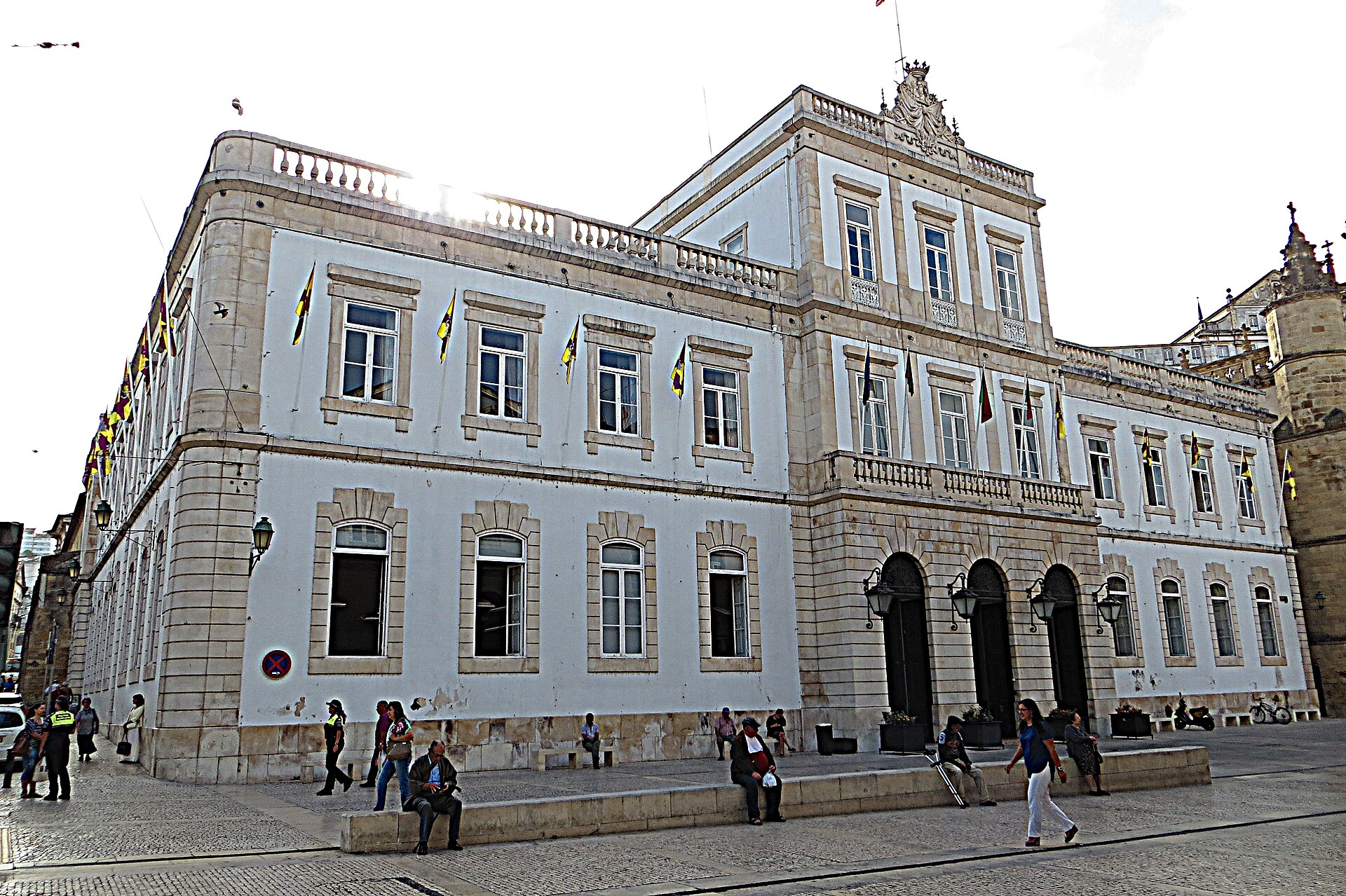 The Câmara Municipal (city hall) building in Coimbra