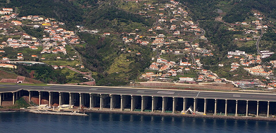 Madeira Airport's pillar-supported runway extension over the Atlantic