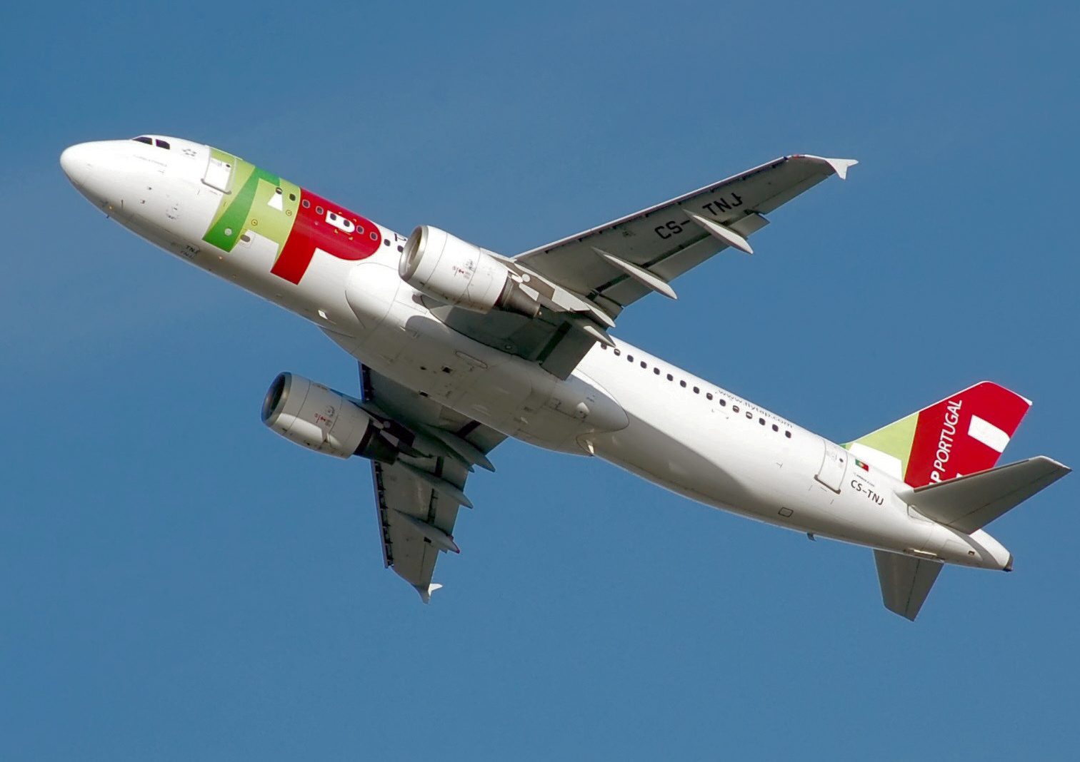 A TAP Air Portugal Airbus A320-200 departing London Heathrow Airport (file photo)